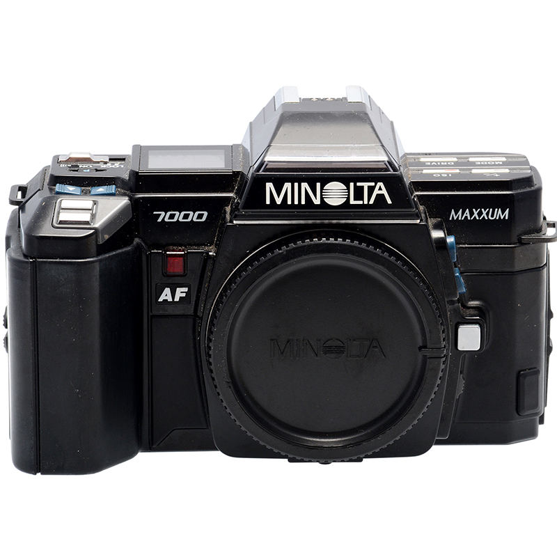Minolta Maxxum 7000 AF. Fotocamera reflex analogica autofocus anni '80 10 Minolta Maxxum 7000 AF dettaglio 1