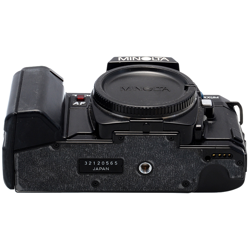 Minolta Maxxum 7000 AF. Fotocamera reflex analogica autofocus anni '80 13 Minolta Maxxum 7000 AF dettaglio 4