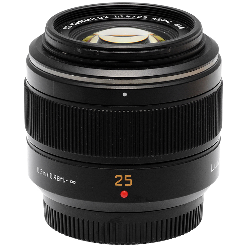 Panasonic Lumix 25mm. f/1.4 Asph. DG Summilux Obiettivo Leica per MFT micro 4/3 10 Panasonic Leica DG Summilux 25mm f/1.4 ASPH dettaglio 1